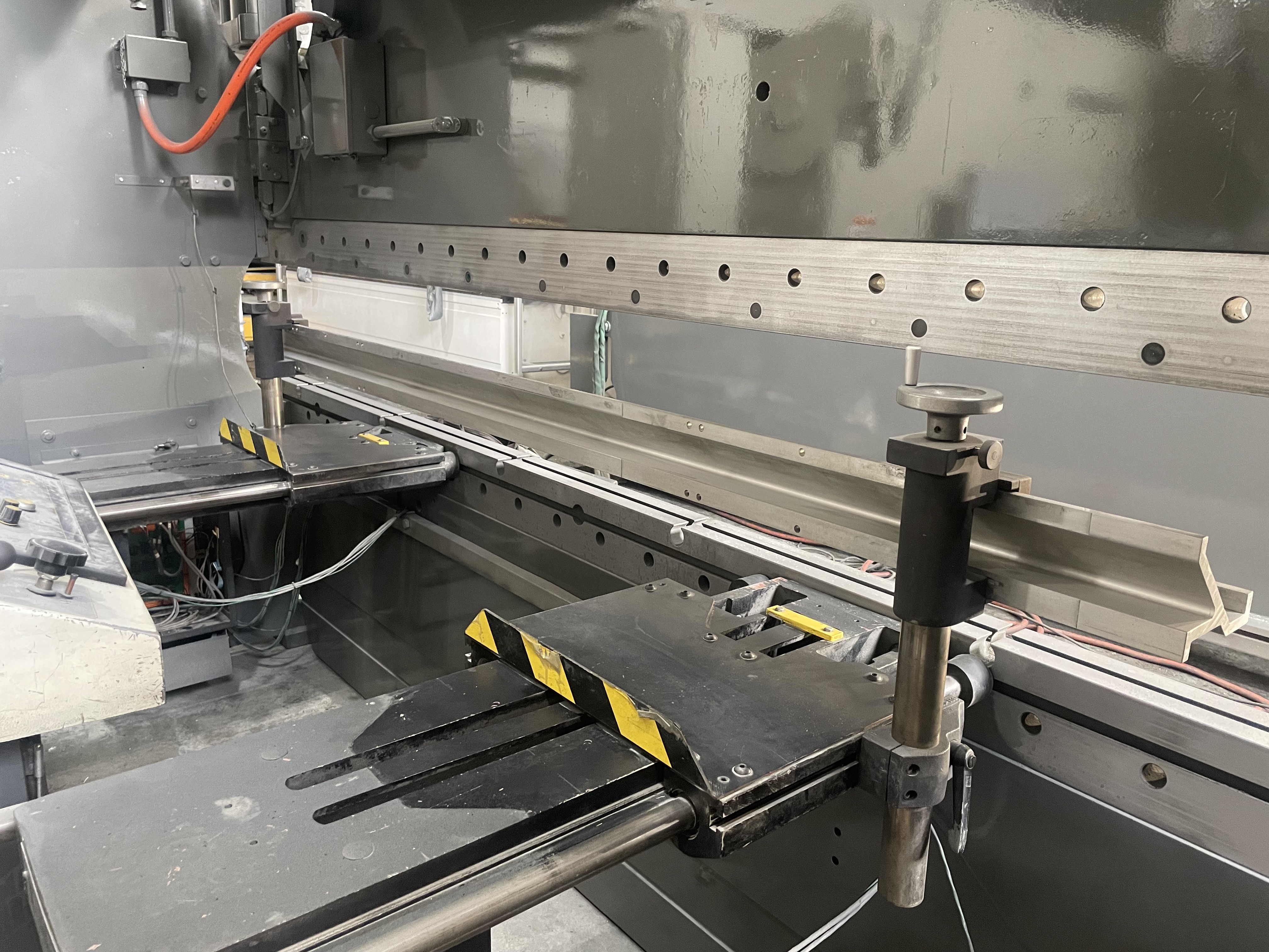 135 Ton X 12' Cincinnati Model 135CB CNC Press Brake